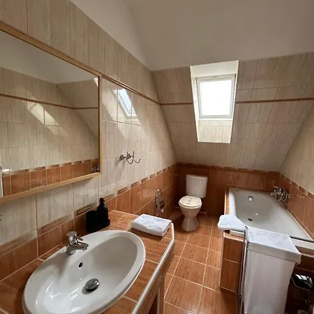 Villa Hegyalja Balatonkenese