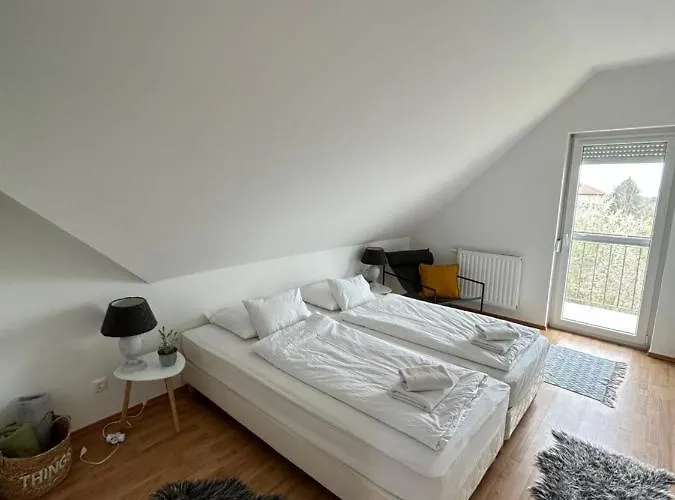 Hegyalja Balatonkenese